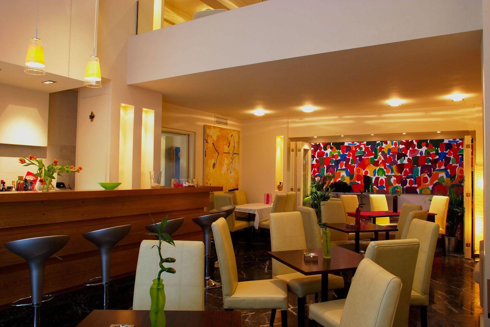 Hotel Niki 3*